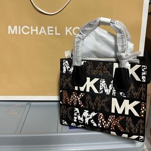 Michael Kors Medium Mercer Tote Bag